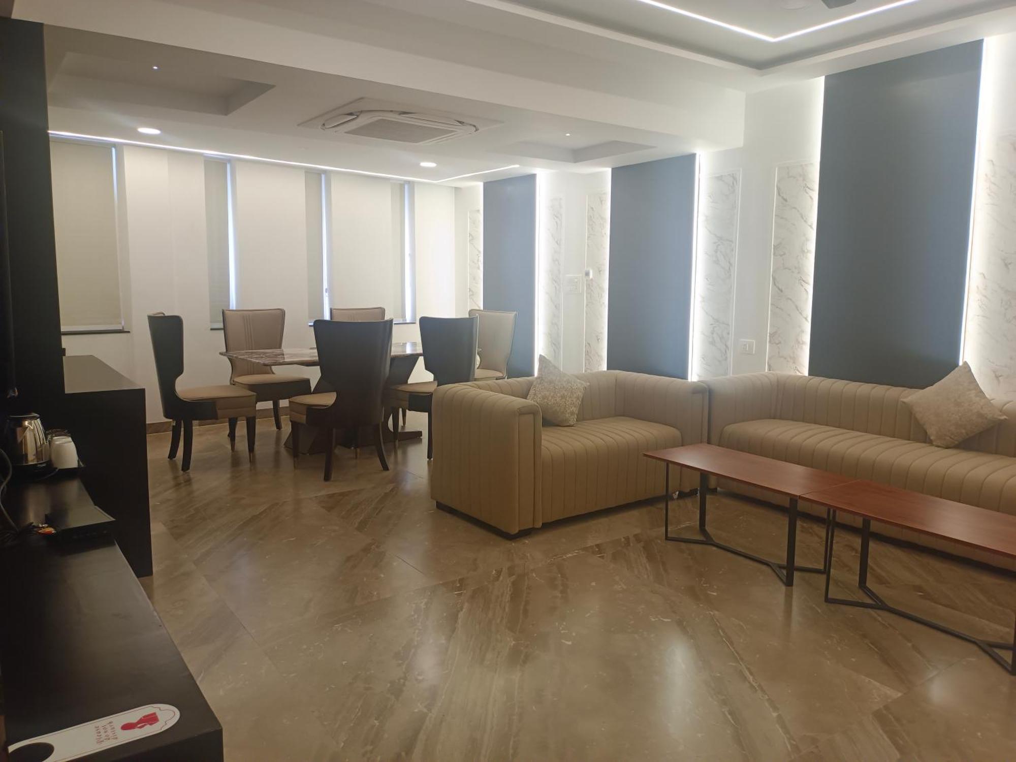 Hotel Kadamb Tree Jabalpur Exterior photo