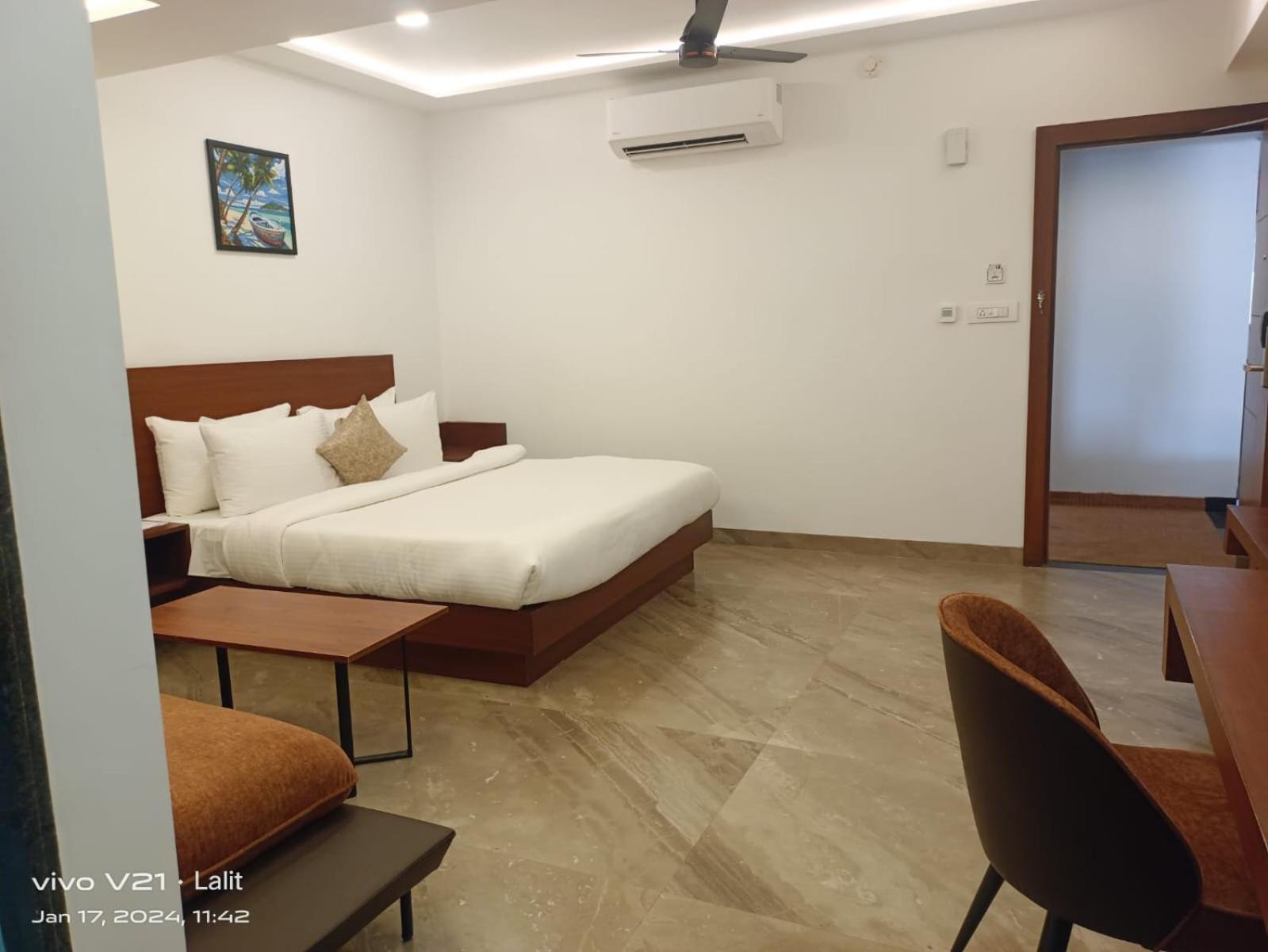 Hotel Kadamb Tree Jabalpur Exterior photo