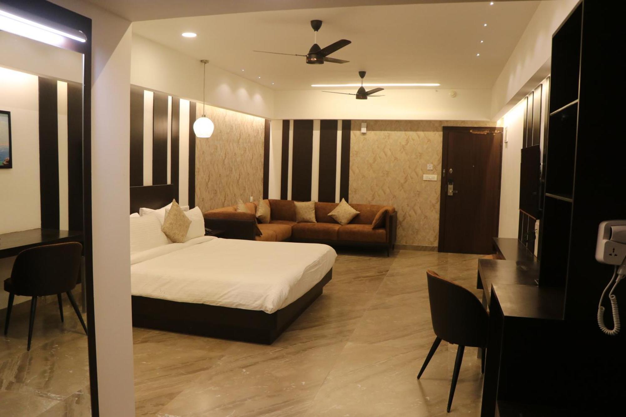 Hotel Kadamb Tree Jabalpur Exterior photo